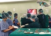 Lần đầu tiên thực hiện thành công phẫu thuật nội soi cắt thuỳ phổi cho bệnh nhân ung thư