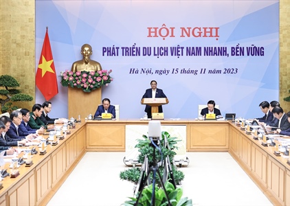 Thủ tướng: Tạo nên sức mạnh tổng hợp to lớn để du lịch Việt Nam phục...