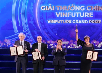 Giáo sư Cullis: VinFuture kết nối Việt Nam với thế giới bằng sứ mệnh...